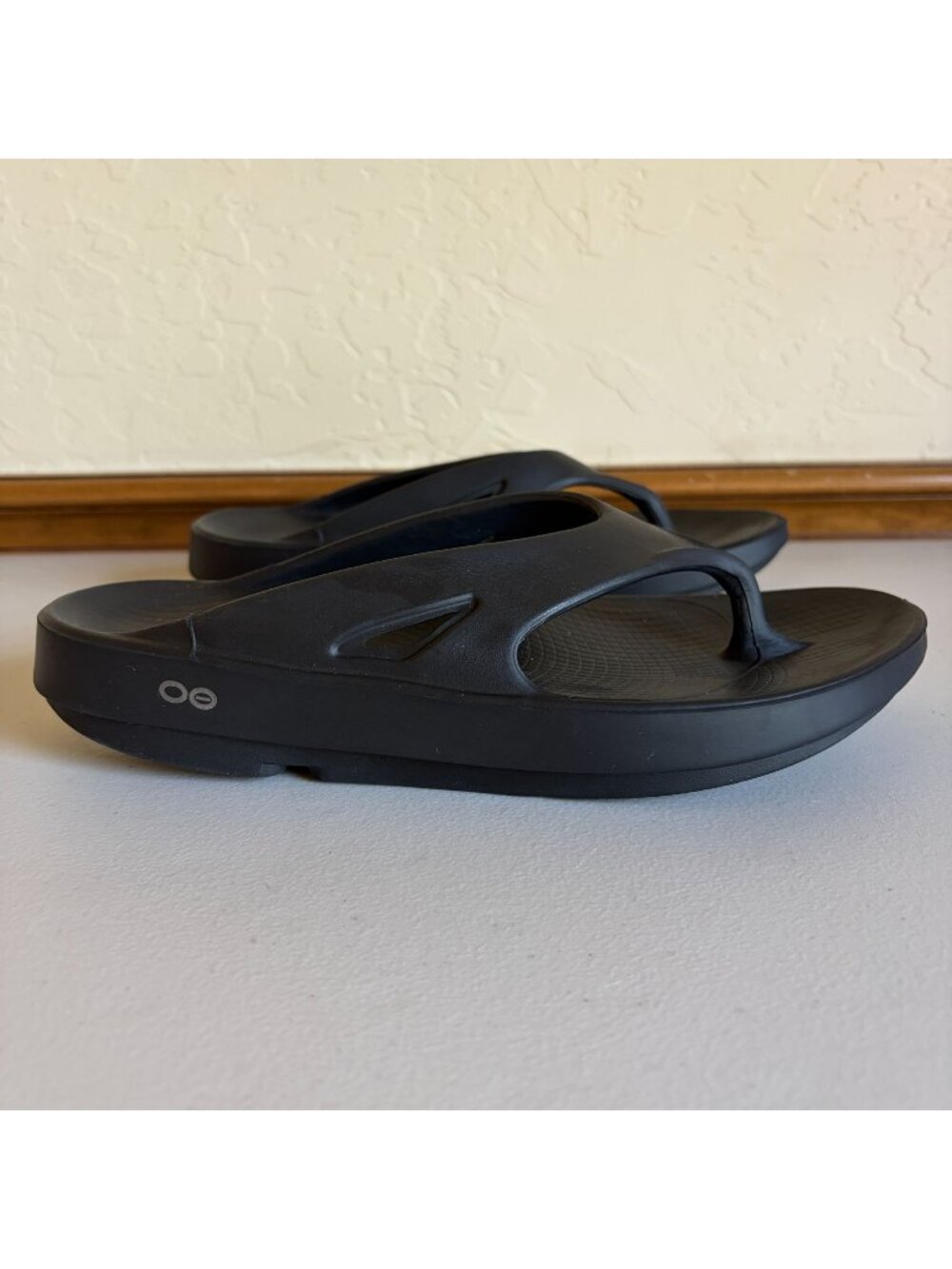 OOFos Unisex Ooriginal Sandal Recovery Flip Flops Toe Post Black Rubber Men's US
